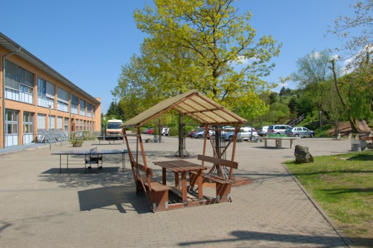 schule-aussen-02