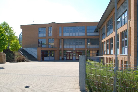 schule-aussen-06