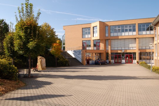 schule-aussen-15