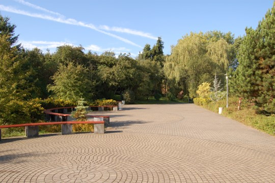 schule-aussen-19